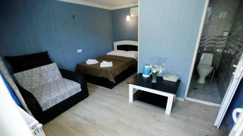 Hostal Lilia Guesthouse