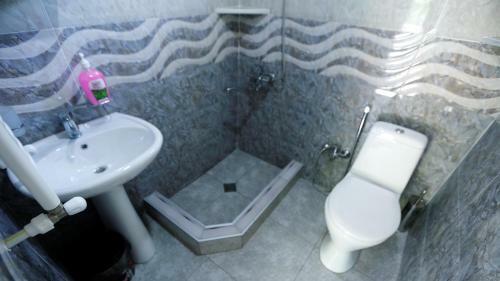 Hostal Lilia Guesthouse