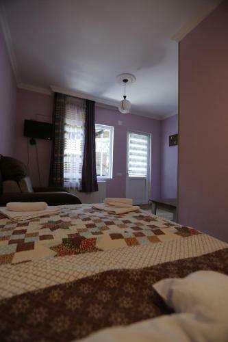 Hostal Lilia Guesthouse