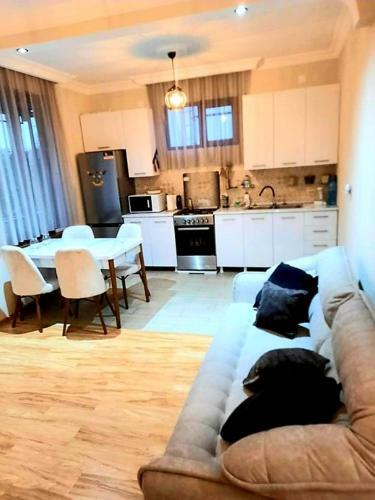 Hostal Guest House In Zugdidi