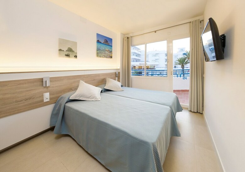 Apartamentos Playa Bella