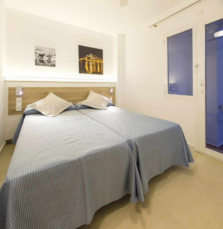 Apartamentos Playa Bella