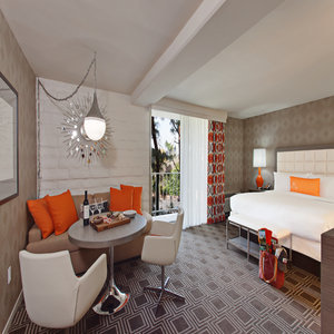 Hotel Beverly Garland Holiday Inn Un