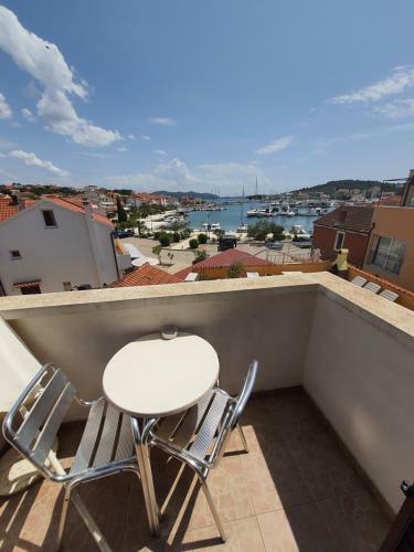 Apartments First Row By The Sea Jezera Murter