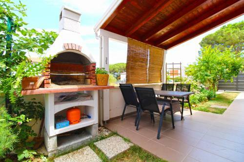 Hostal Apartment And Room Ramzija 2193