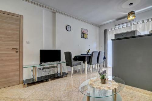 Lovely Apartments In Valbandon