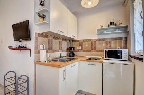 Lovely Apartments In Valbandon