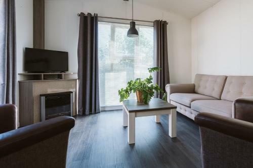 Chalet 140 - Goedereede - Not For Companies