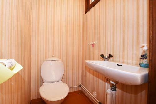Nice Cottage On �land By The Sea