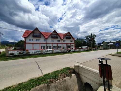 Hostal Pensiune Restaurant Cosna