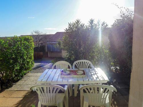 Holiday Home Les Sentolines Saint Pierre La Mer
