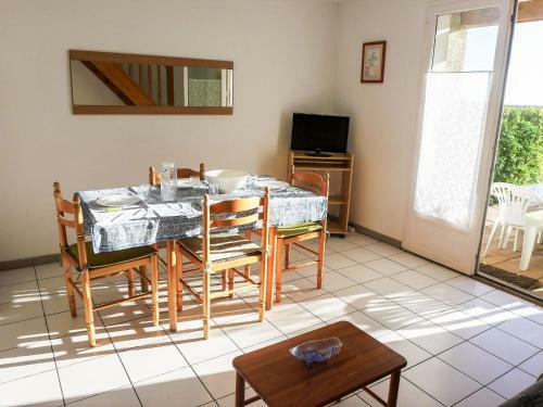 Holiday Home Les Sentolines Saint Pierre La Mer