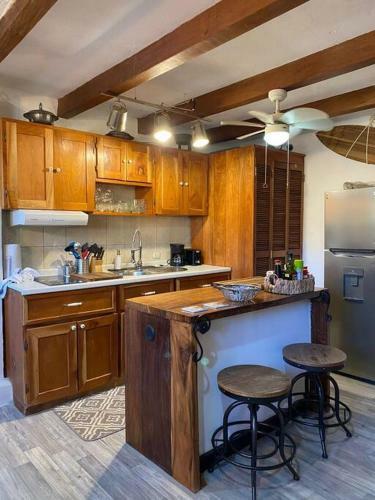 Apartamento Beautiful Loft! Walk From The Beach!
