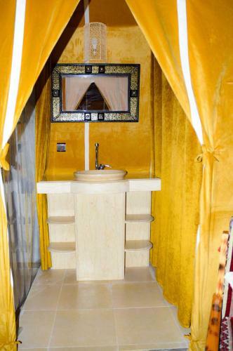Relaxing Desert Camp - Luxury & Royal