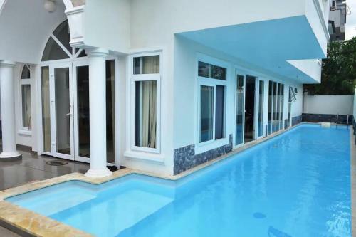 Apartamento Luxurious 6 Bedroom House