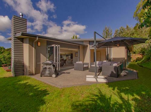 Cooks Getaway - Cooks Beach Holiday Home