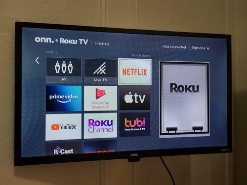 Pet Friendly  Tv + Netflix  Room C