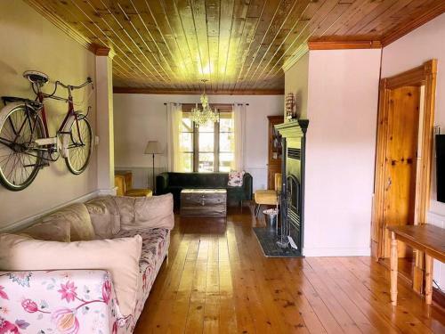 Villa Chic Antique, Bord de Lac � 30 Min de Tremblant