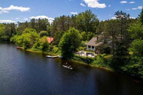 Villa Chic Antique, Bord de Lac � 30 Min de Tremblant