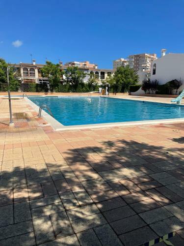 Adosado Con Piscina Y Tenis
