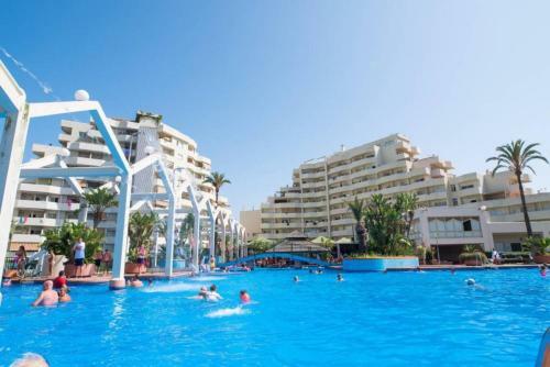 Apartamento Benal Beach Sea Front Holiday Home