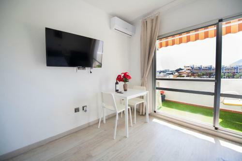 Apartamento Benal Beach Sea Front Holiday Home