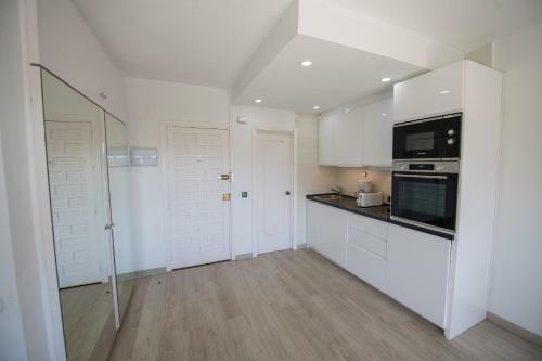 Apartamento Benal Beach Sea Front Holiday Home