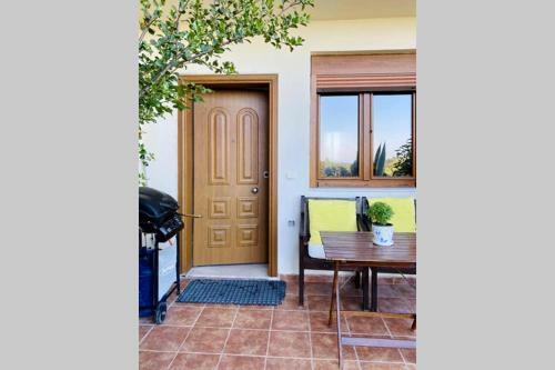 Villa Luxurious 3-bdrm Maisonette With Sea Views