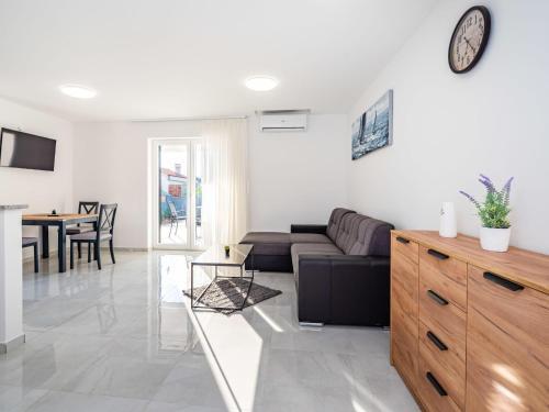 Apartment Ilux-3