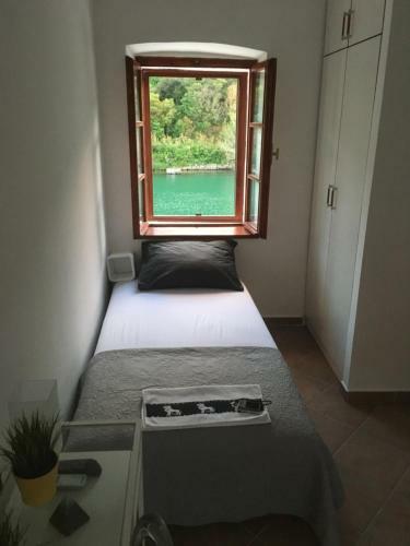 Seafront Apartment Riva