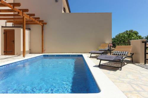 Beautiful Villa Lona With Private Pool Near Pula
