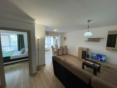 Maxims Luxurious Apartment With Large View
