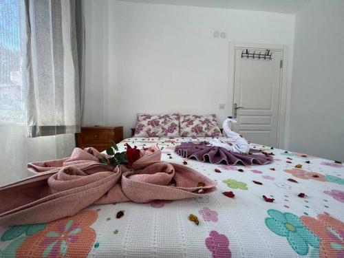 Large House Top Location (Only 100m To The Beach)