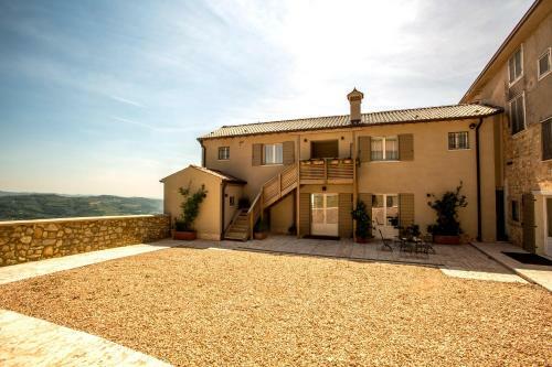 Bed & Breakfast Podere Castagne'