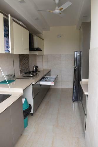 Lime Tree Three Bhk Serviced Apartment Golf Course Extension Near Hong Kong Bazaar
