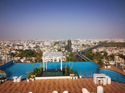 Fully Furnished Apartment With Pool