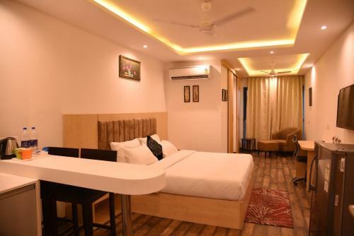 Fully Furnished Apartment With Pool