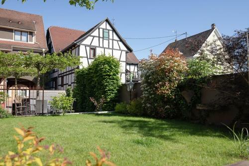 Hotel Logis H�tel Restaurant La Charrue