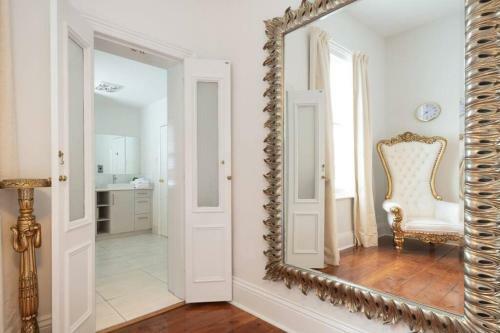 Apartamento A Modern Home With Old-world Charm In Bathurst