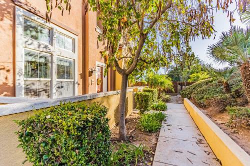 Spacious 3br 3bath Townhouse 5-mins To Bay & Beach