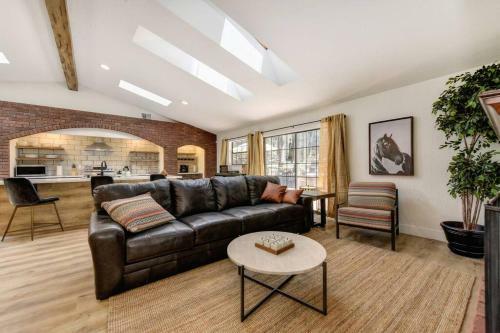 Harmony Ridge Ranch Nestled On A Secluded 6 Acres