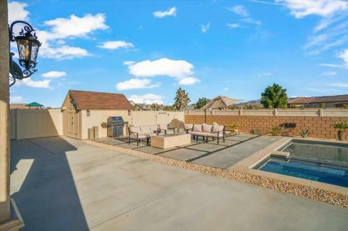 Villa Palmdale Paradise Palace / Special Event Venue
