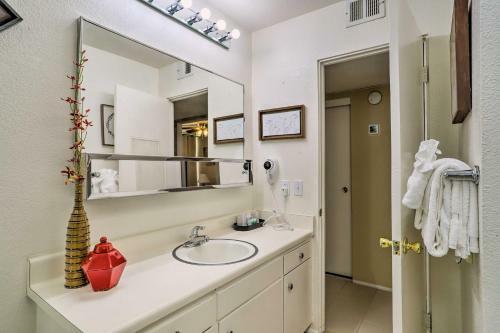 Apartamento Palm Desert Getaway With Pool - Dog Friendly!