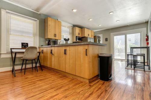 Gorgeous Midtown Get Away With Great Location