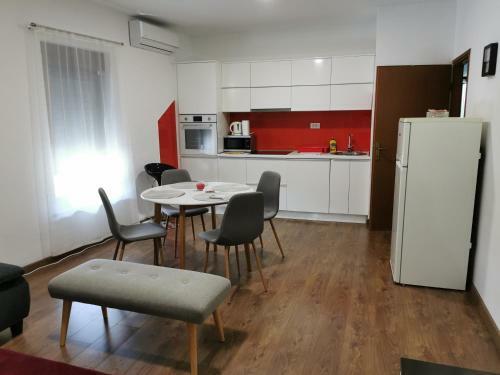 Apartmani I Kamp Turanj-?amuga