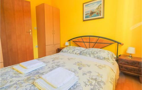 Awesome Apartment In Turanj With 1 Bedrooms