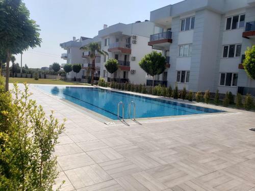 Lovely 1 Bedroom Apartment With Swimming Pool