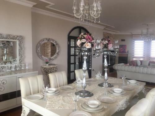 Trabzon Manzaral? Havuzlu Villa