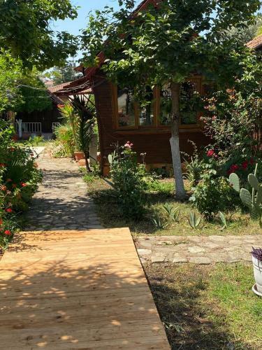 Hotel Toll Garden House