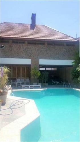 4-bedroom Villa W/ Swimming Pool, 50 Mins From Bue